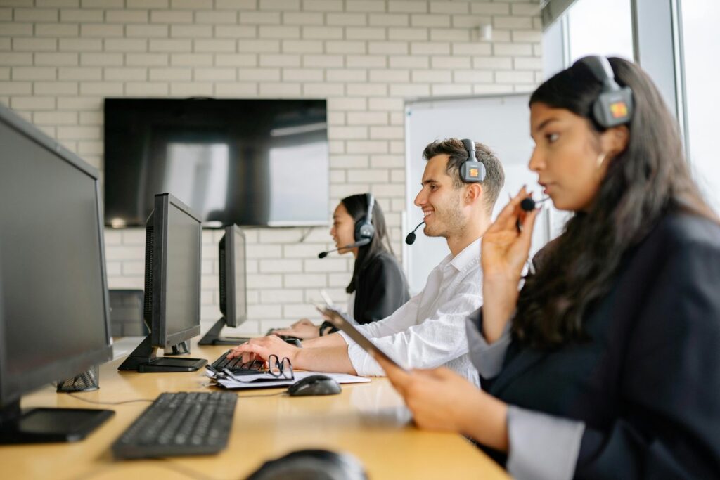 Discovery Call Questions: What to Ask Before You Pitch